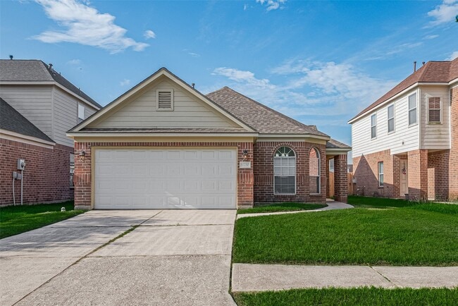 Primary Photo - 12230 Hawthorne Hill Cir
