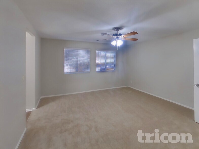 Building Photo - 8988 W Tuckey Ln