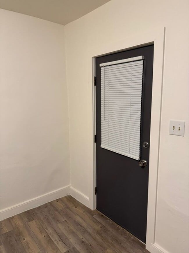 Building Photo - Renovated 3–4BR Townhome | $1,295 | Available Now