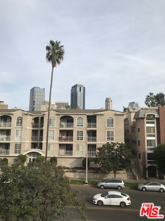 Building Photo - 1843 S Beverly Glen Blvd
