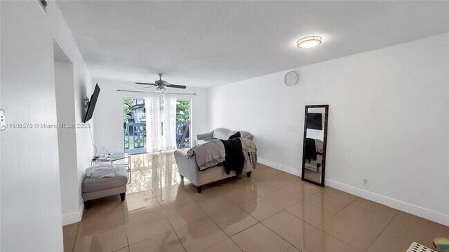 Building Photo - 4200 NW 3rd Ct