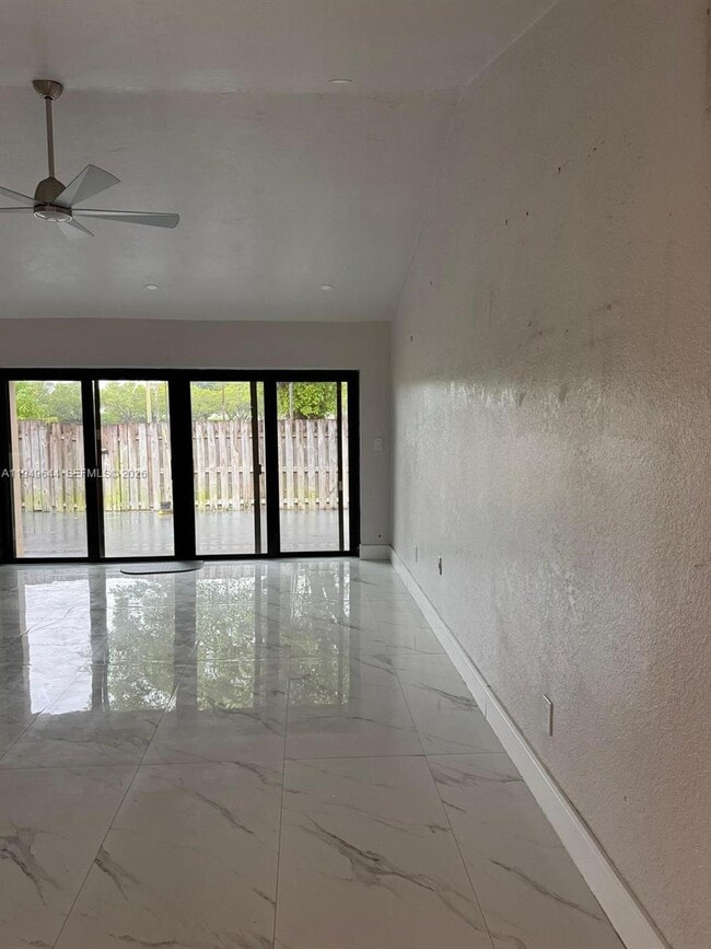 Building Photo - 11220 SW 125th Pl