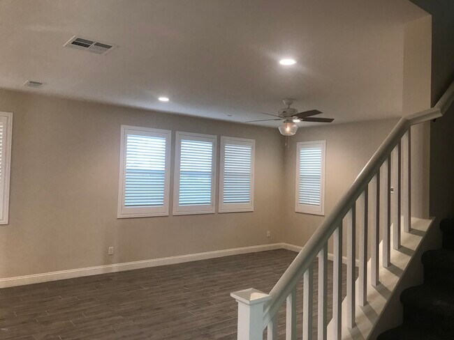 Building Photo - 458 S Saticoy Ave