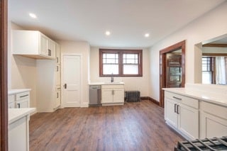Building Photo - 11417 Wade Park Ave