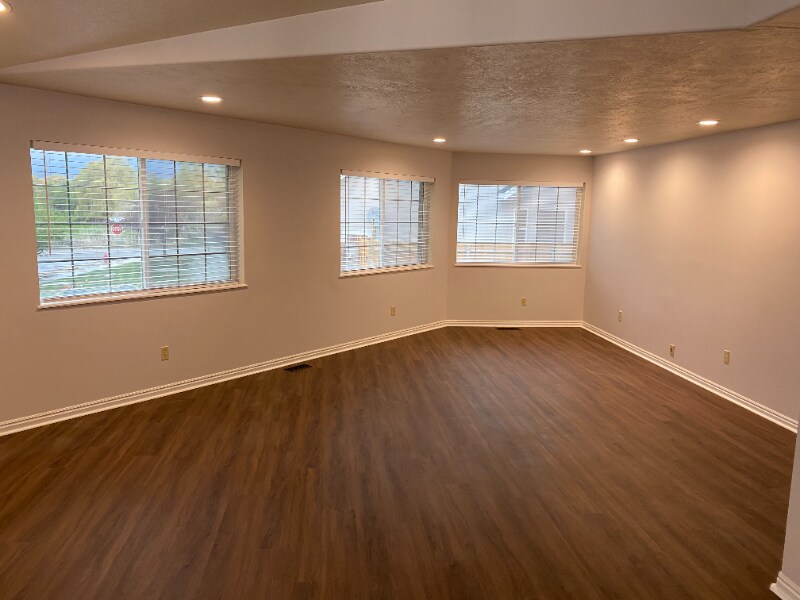 Building Photo - 2265 S Linda Wy