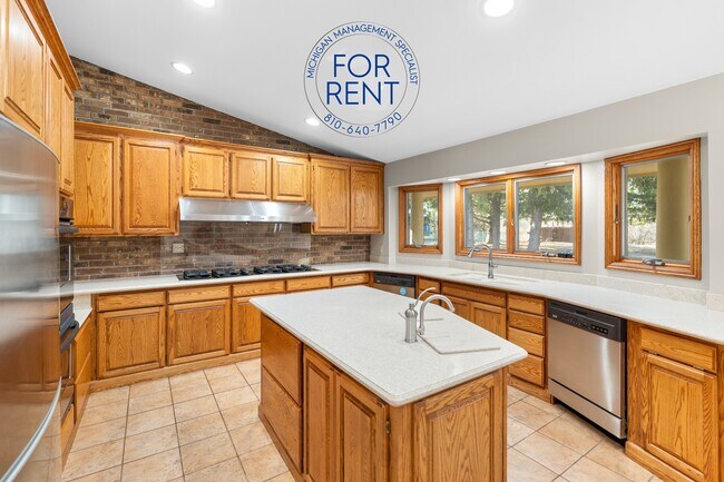 Building Photo - 7255 E Baldwin Rd