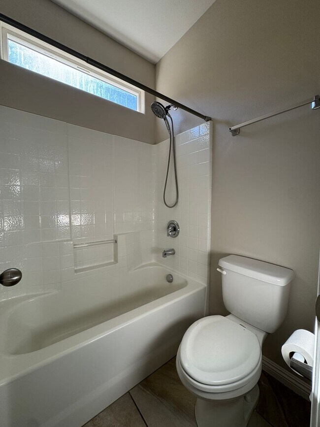 Building Photo - Gorgeous 3 Bed Single Story Home in Henderson