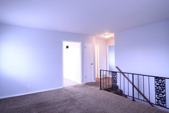 Building Photo - February FREE On This 2 Bedroom 1 Bath Duplex In Overland Park