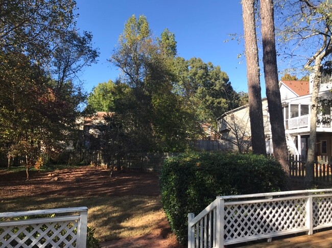 Building Photo - Great 4 Bedroom 2.5 Bath home in East Cobb...