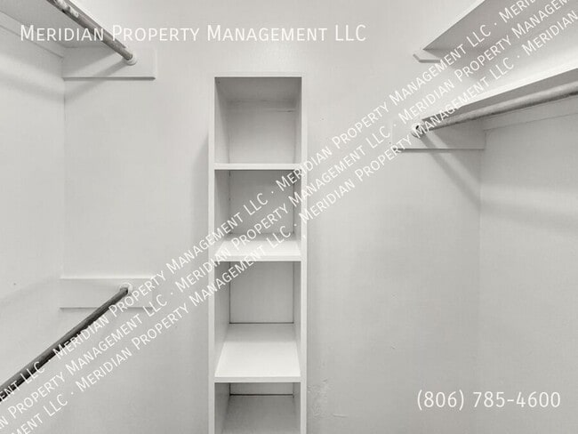 Building Photo - 522 N Chicago Ave