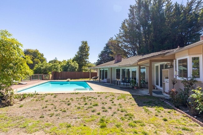 Building Photo - 25 Warmwood Way