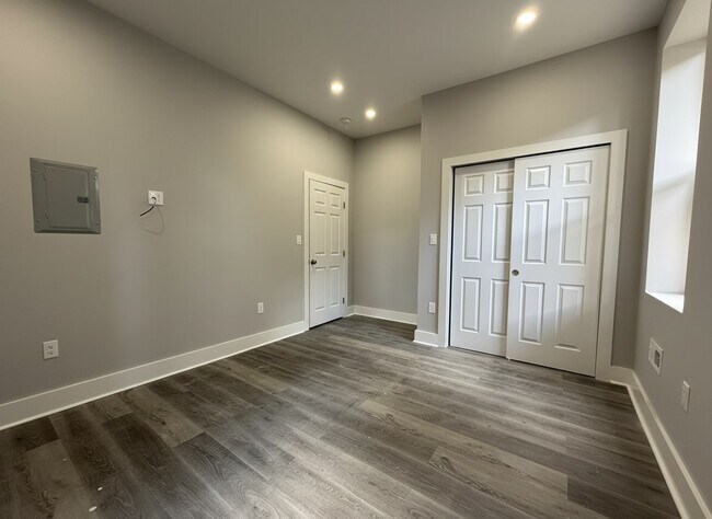 Building Photo - 4917 N 13th St