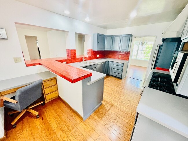 Building Photo - 24 Coronado Ave