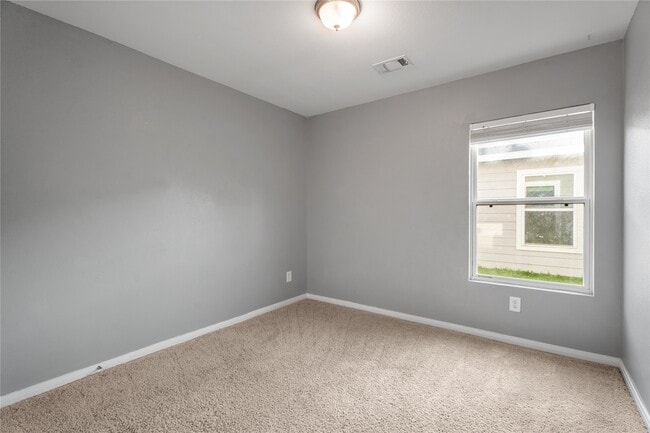 Building Photo - 15638 Del Norte Dr