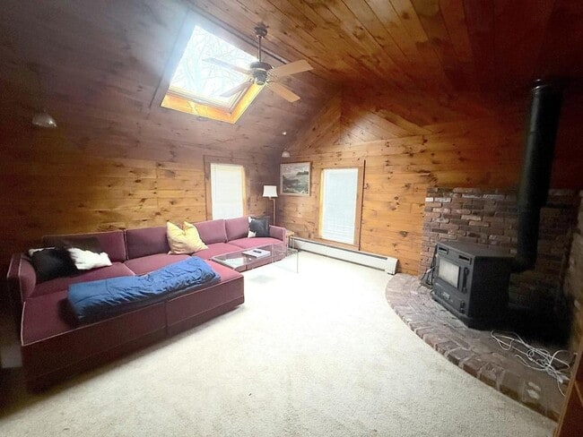 Building Photo - 16 Barber St