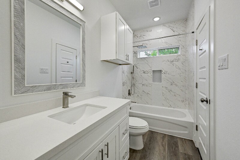 Building Photo - 5124 Gold St