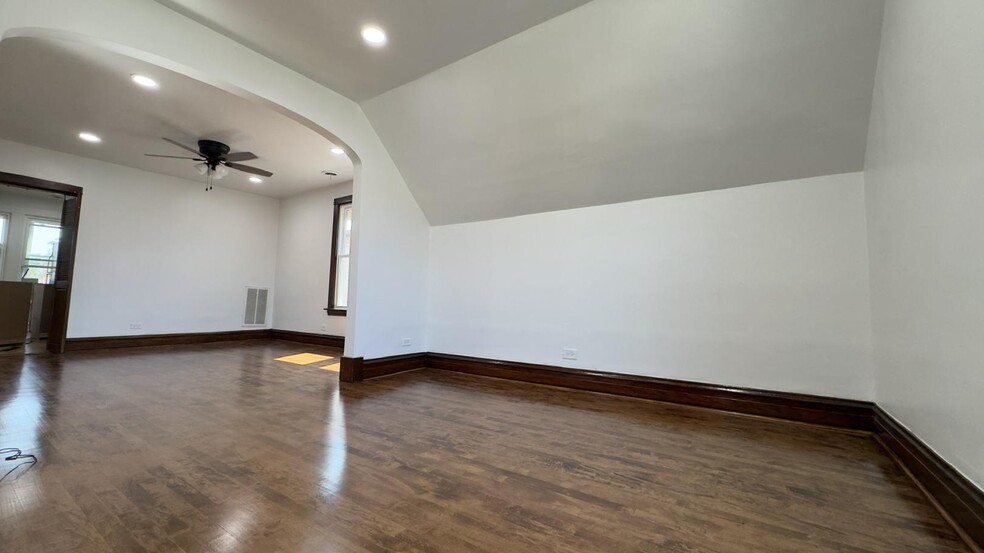 Building Photo - 5311 W Berenice Ave