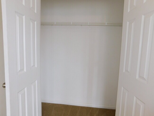 Building Photo - "Spacious 4-Bedroom Gem on Hughart Street with 2.5 Bathrooms and 2108 Sq. Ft. of Comfort!"
