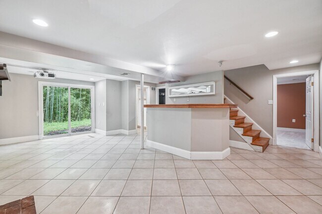 Building Photo - Adorable 4BR/3BA Cape Cod on a Generous 0....