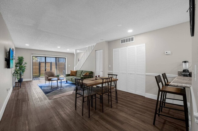 Building Photo - 13803 Heritage Club Dr