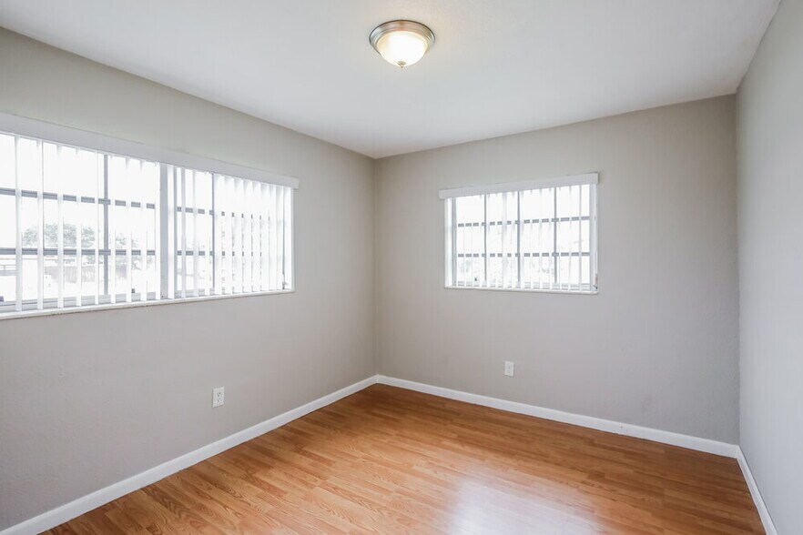 Building Photo - 19820 NW 12th Ave