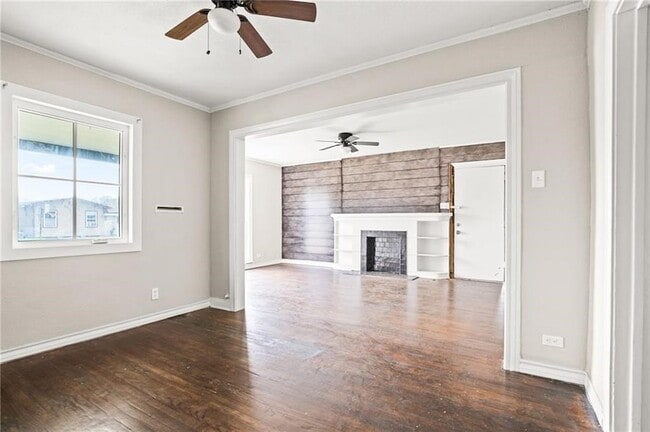 Building Photo - 1367 Normandy Dr