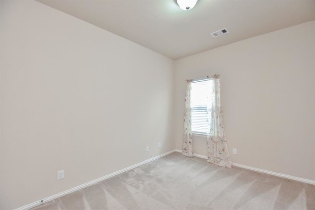 Building Photo - 6127 Carver Pines Dr