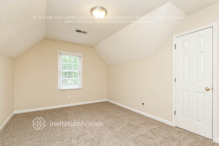 Building Photo - 3760 Fir Ct