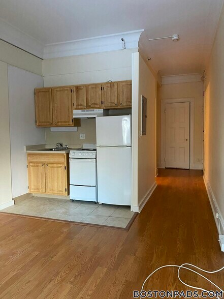 Building Photo - 62 Boylston St