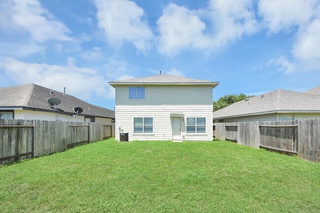 Building Photo - 14423 Hillard Green Ln