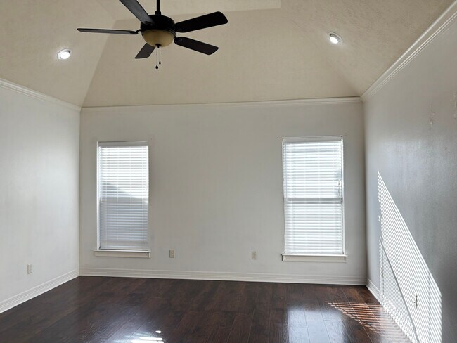 Building Photo - 3585 Canyon Ln
