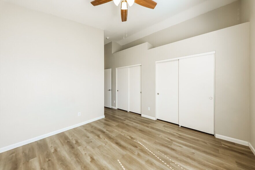 Building Photo - 1750 W Union Hills Dr