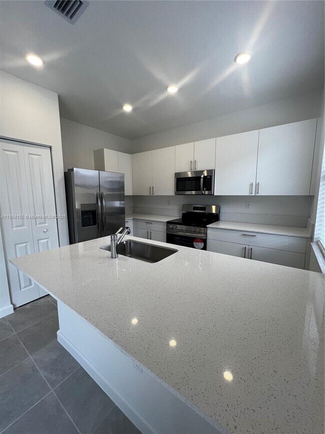 Building Photo - 23035 SW 129th Ave