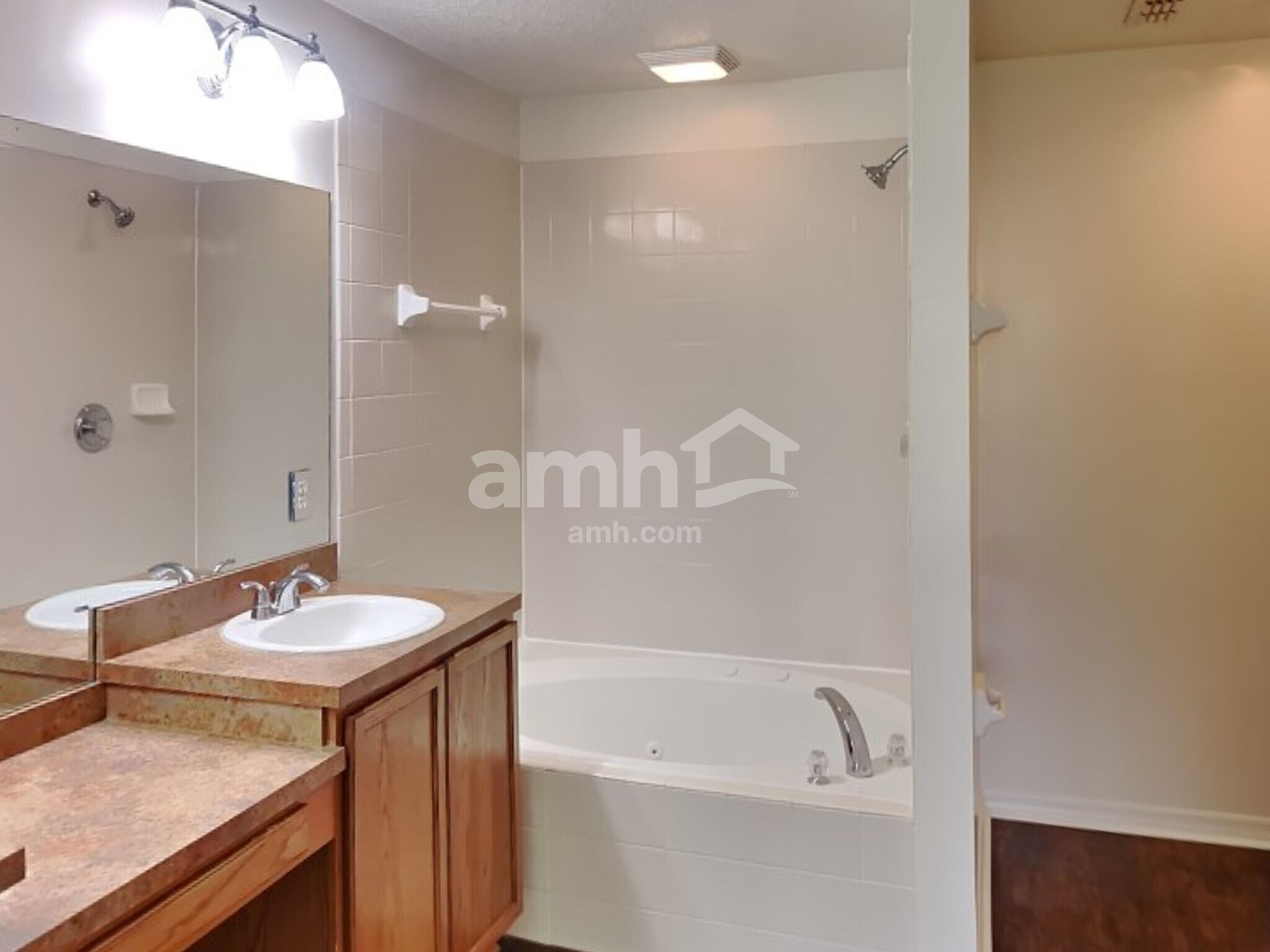 Building Photo - 14138 Devan Lee Dr W