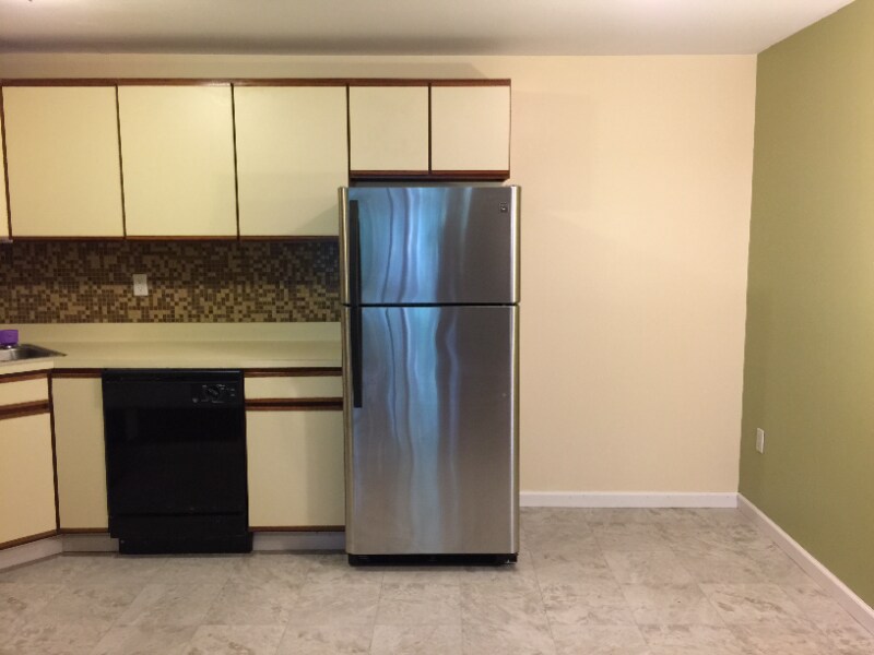 Building Photo - 102 Oakwood Ave