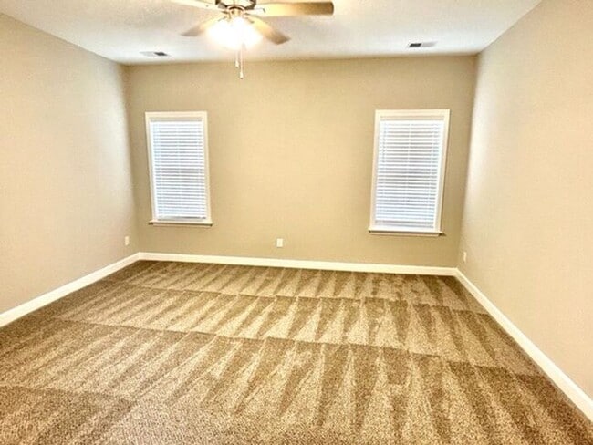 Building Photo - Now Leasing in Millington @ Winstone. 4-Be...