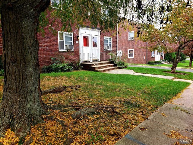 Building Photo - 475 Colonial Terrace