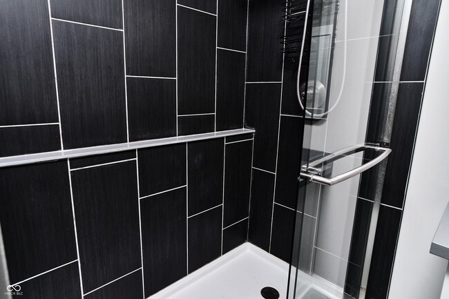 Building Photo - 730 N East St