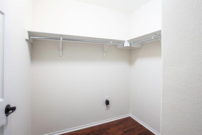 Building Photo - 11412 Barns Trail