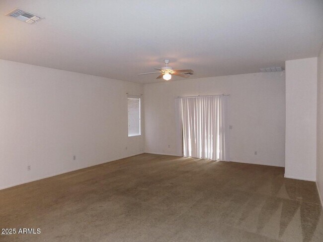 Building Photo - 45449 Alamendras St