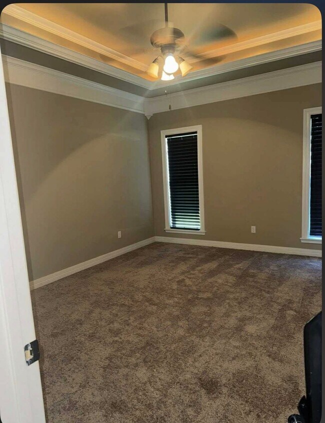 Building Photo - 400 Remington Dr