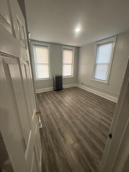 Building Photo - 3550 N Marshall St