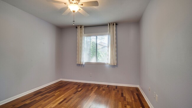 Building Photo - 4 BR / 2.5 BA – RARE FIND IN ROCKY BAYOU