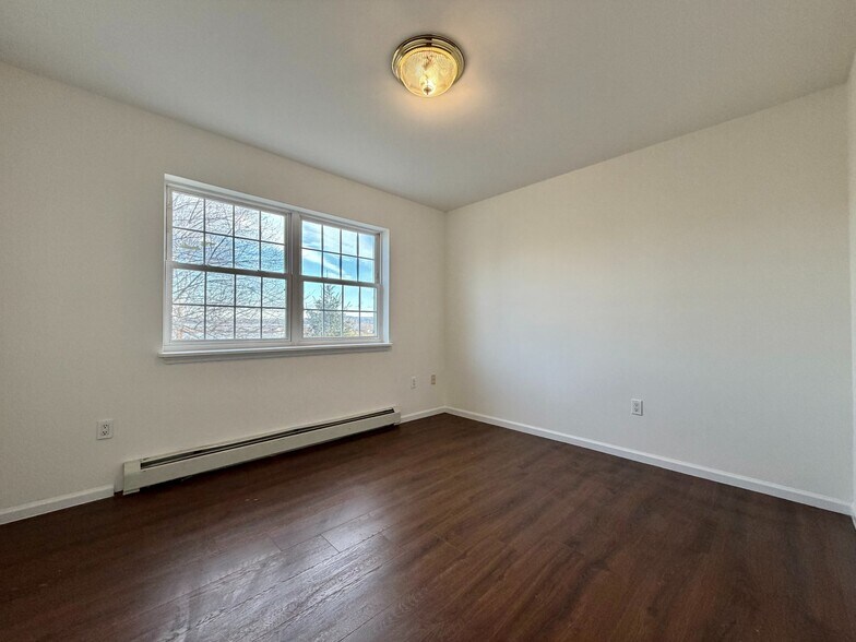 Building Photo - 36 Rockland St