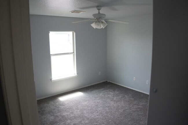 Building Photo - 8727 Cedar Walk Dr