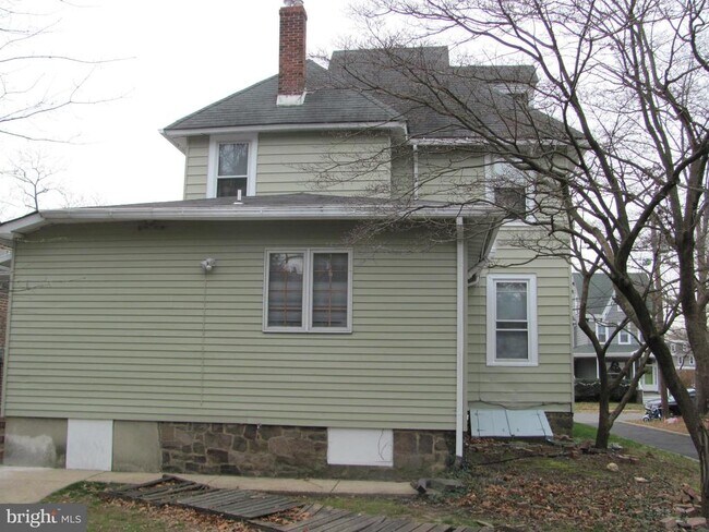 Building Photo - 516 Morgan Ave