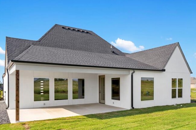 Building Photo - Beautiful Brand New 4 bedroom Home!