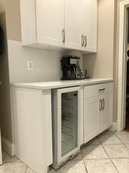 Wine cooler - 1660 Beekman Pl NW