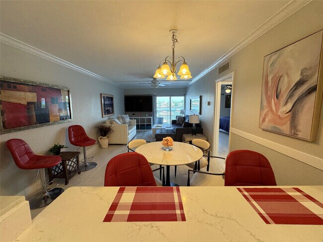 Building Photo - 95 N Birch Rd