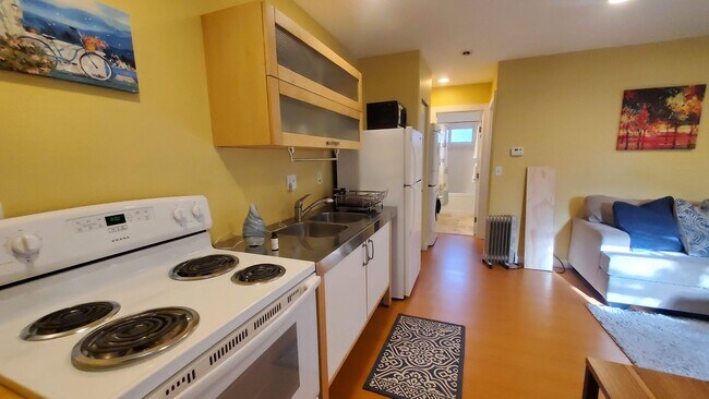 Building Photo - 21680 Seacrest Ave NE